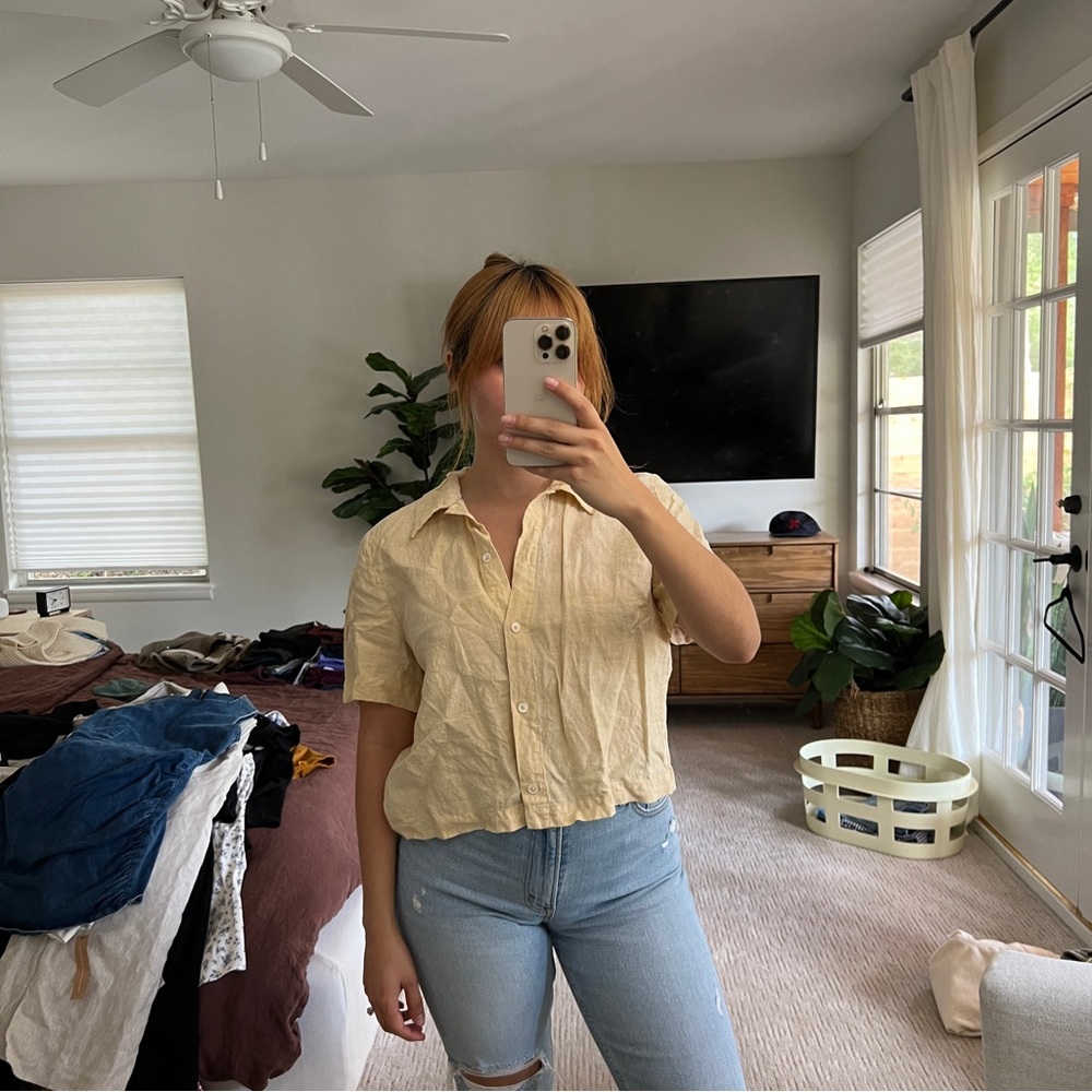 Aritzia Gelato Cropped Linen Button Up Medium